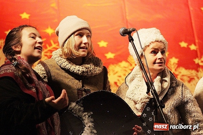 Zdjęcie w galerii na portalu naszraciborz.pl: Folklor zagościł na raciborskim jarmarku  wiadomości z regionu