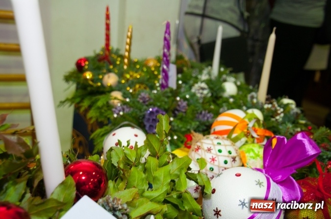 Zdjęcie w galerii na portalu naszraciborz.pl: Rodzinnie, świątecznie i kolorowo - bożonarodzeniowy kiermasz w Sudole wiadomości z regionu