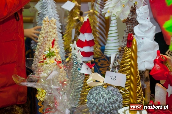 Zdjęcie w galerii na portalu naszraciborz.pl: Rodzinnie, świątecznie i kolorowo - bożonarodzeniowy kiermasz w Sudole wiadomości z regionu