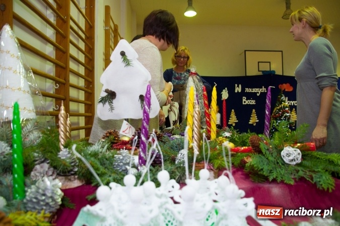 Zdjęcie w galerii na portalu naszraciborz.pl: Rodzinnie, świątecznie i kolorowo - bożonarodzeniowy kiermasz w Sudole wiadomości z regionu