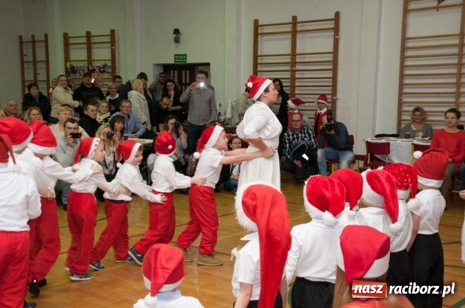 Zdjęcie w galerii na portalu naszraciborz.pl: Rodzinnie, świątecznie i kolorowo - bożonarodzeniowy kiermasz w Sudole wiadomości z regionu