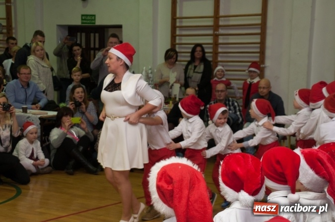Zdjęcie w galerii na portalu naszraciborz.pl: Rodzinnie, świątecznie i kolorowo - bożonarodzeniowy kiermasz w Sudole wiadomości z regionu