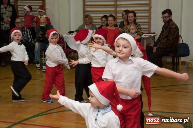 Zdjęcie w galerii na portalu naszraciborz.pl: Rodzinnie, świątecznie i kolorowo - bożonarodzeniowy kiermasz w Sudole wiadomości z regionu