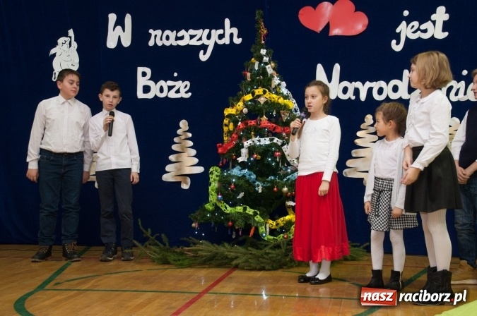 Zdjęcie w galerii na portalu naszraciborz.pl: Rodzinnie, świątecznie i kolorowo - bożonarodzeniowy kiermasz w Sudole wiadomości z regionu