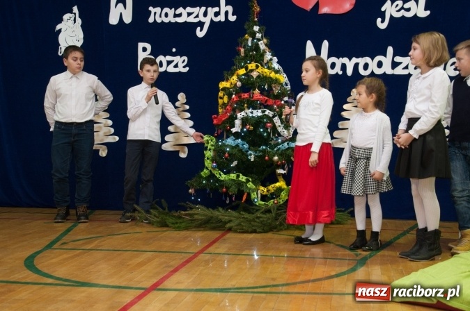 Zdjęcie w galerii na portalu naszraciborz.pl: Rodzinnie, świątecznie i kolorowo - bożonarodzeniowy kiermasz w Sudole wiadomości z regionu