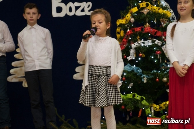 Zdjęcie w galerii na portalu naszraciborz.pl: Rodzinnie, świątecznie i kolorowo - bożonarodzeniowy kiermasz w Sudole wiadomości z regionu