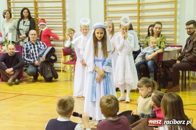 Zdjęcie w galerii na portalu naszraciborz.pl: Rodzinnie, świątecznie i kolorowo - bożonarodzeniowy kiermasz w Sudole wiadomości z regionu