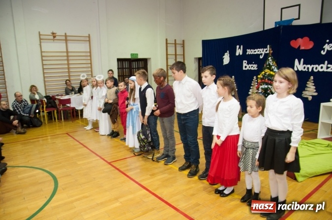 Zdjęcie w galerii na portalu naszraciborz.pl: Rodzinnie, świątecznie i kolorowo - bożonarodzeniowy kiermasz w Sudole wiadomości z regionu