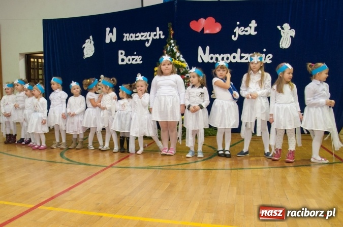 Zdjęcie w galerii na portalu naszraciborz.pl: Rodzinnie, świątecznie i kolorowo - bożonarodzeniowy kiermasz w Sudole wiadomości z regionu