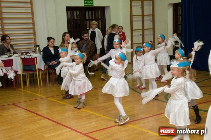 Zdjęcie w galerii na portalu naszraciborz.pl: Rodzinnie, świątecznie i kolorowo - bożonarodzeniowy kiermasz w Sudole wiadomości z regionu