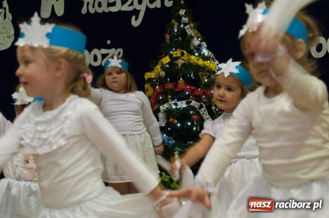 Zdjęcie w galerii na portalu naszraciborz.pl: Rodzinnie, świątecznie i kolorowo - bożonarodzeniowy kiermasz w Sudole wiadomości z regionu