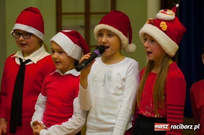 Zdjęcie w galerii na portalu naszraciborz.pl: Rodzinnie, świątecznie i kolorowo - bożonarodzeniowy kiermasz w Sudole wiadomości z regionu