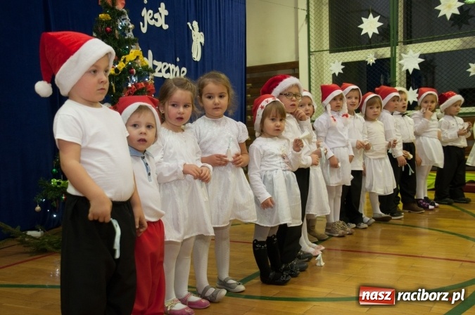 Zdjęcie w galerii na portalu naszraciborz.pl: Rodzinnie, świątecznie i kolorowo - bożonarodzeniowy kiermasz w Sudole wiadomości z regionu