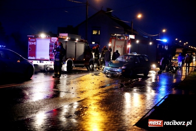 Zdjęcie w galerii na portalu naszraciborz.pl: Fatalny początek tygodnia na raciborskich drogach - potrącenie pieszego i zderzenie czołowe samochodów na granicy Sudoła i Studziennej wiadomości z regionu