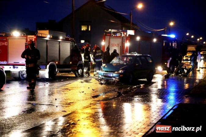 Zdjęcie w galerii na portalu naszraciborz.pl: Fatalny początek tygodnia na raciborskich drogach - potrącenie pieszego i zderzenie czołowe samochodów na granicy Sudoła i Studziennej wiadomości z regionu