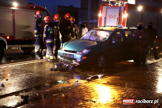 Zdjęcie w galerii na portalu naszraciborz.pl: Fatalny początek tygodnia na raciborskich drogach - potrącenie pieszego i zderzenie czołowe samochodów na granicy Sudoła i Studziennej wiadomości z regionu