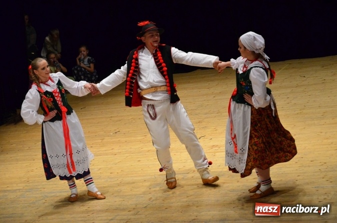 Zdjęcie w galerii na portalu naszraciborz.pl: Tańczą od dwudziestu lat! Zesp&oacute;ł Łężczok z Nędzy świętuje jubileusz wiadomości z regionu