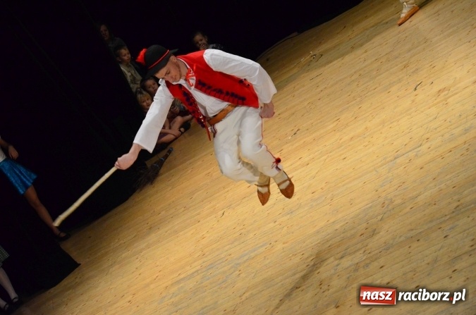 Zdjęcie w galerii na portalu naszraciborz.pl: Tańczą od dwudziestu lat! Zesp&oacute;ł Łężczok z Nędzy świętuje jubileusz wiadomości z regionu