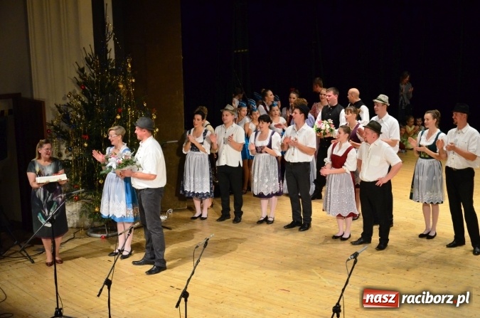 Zdjęcie w galerii na portalu naszraciborz.pl: Tańczą od dwudziestu lat! Zesp&oacute;ł Łężczok z Nędzy świętuje jubileusz wiadomości z regionu