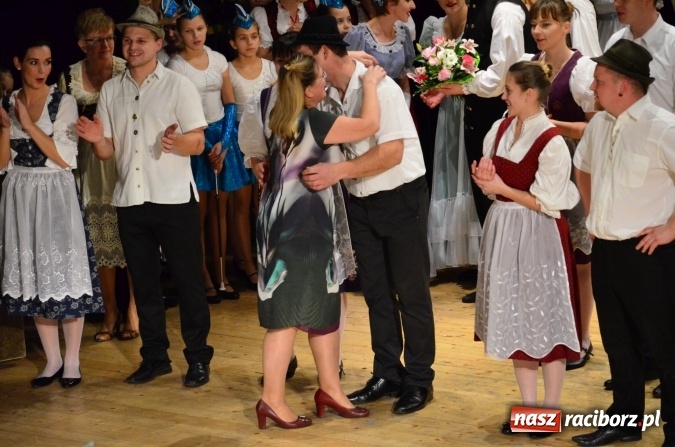 Zdjęcie w galerii na portalu naszraciborz.pl: Tańczą od dwudziestu lat! Zesp&oacute;ł Łężczok z Nędzy świętuje jubileusz wiadomości z regionu