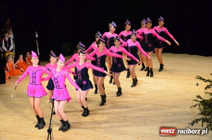 Zdjęcie w galerii na portalu naszraciborz.pl: Tańczą od dwudziestu lat! Zesp&oacute;ł Łężczok z Nędzy świętuje jubileusz wiadomości z regionu