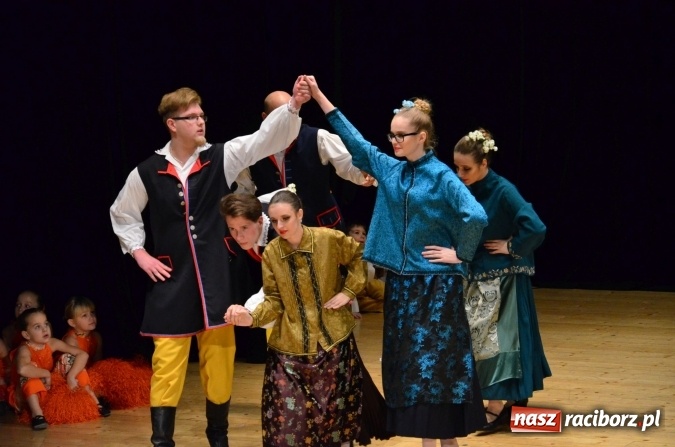 Zdjęcie w galerii na portalu naszraciborz.pl: Tańczą od dwudziestu lat! Zesp&oacute;ł Łężczok z Nędzy świętuje jubileusz wiadomości z regionu