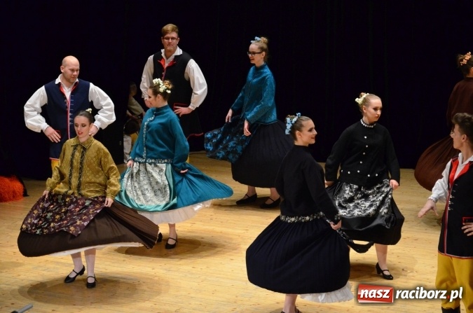 Zdjęcie w galerii na portalu naszraciborz.pl: Tańczą od dwudziestu lat! Zesp&oacute;ł Łężczok z Nędzy świętuje jubileusz wiadomości z regionu