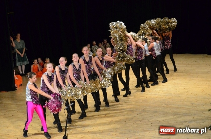 Zdjęcie w galerii na portalu naszraciborz.pl: Tańczą od dwudziestu lat! Zesp&oacute;ł Łężczok z Nędzy świętuje jubileusz wiadomości z regionu