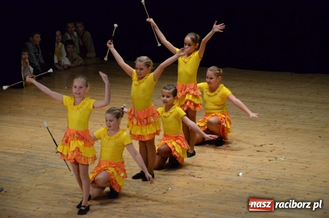Zdjęcie w galerii na portalu naszraciborz.pl: Tańczą od dwudziestu lat! Zesp&oacute;ł Łężczok z Nędzy świętuje jubileusz wiadomości z regionu