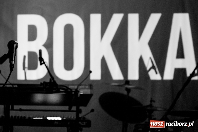 Zdjęcie w galerii na portalu naszraciborz.pl: Tajemnicza BOKKA zagrała na Przystanku Kulturalnym Koniec Świata wiadomości z regionu