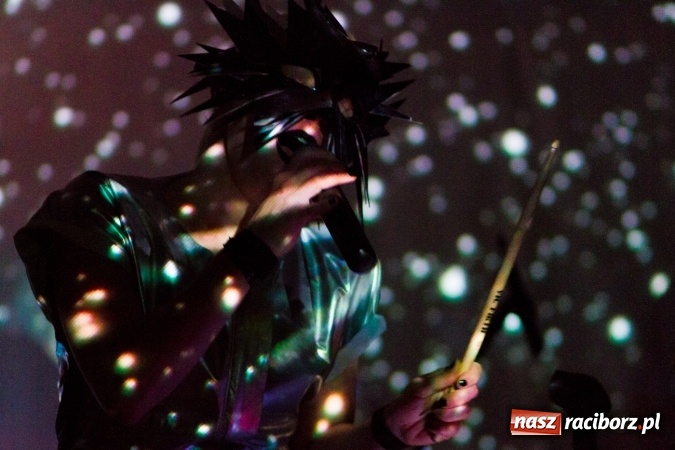 Zdjęcie w galerii na portalu naszraciborz.pl: Tajemnicza BOKKA zagrała na Przystanku Kulturalnym Koniec Świata wiadomości z regionu