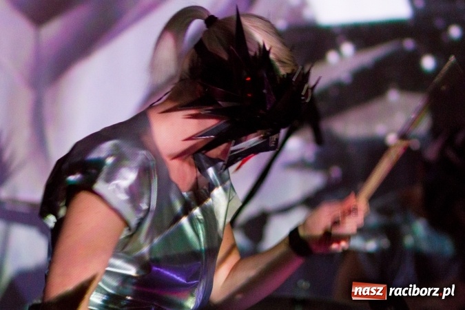 Zdjęcie w galerii na portalu naszraciborz.pl: Tajemnicza BOKKA zagrała na Przystanku Kulturalnym Koniec Świata wiadomości z regionu