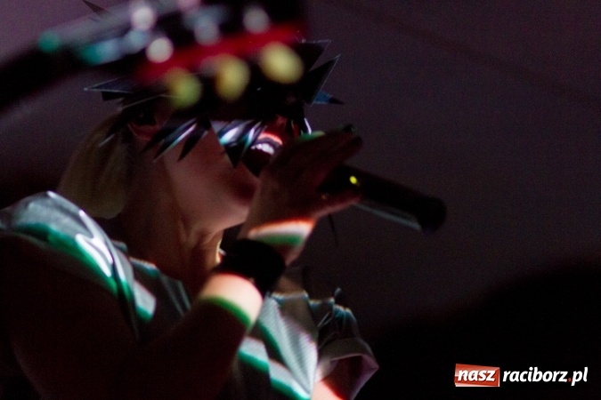 Zdjęcie w galerii na portalu naszraciborz.pl: Tajemnicza BOKKA zagrała na Przystanku Kulturalnym Koniec Świata wiadomości z regionu