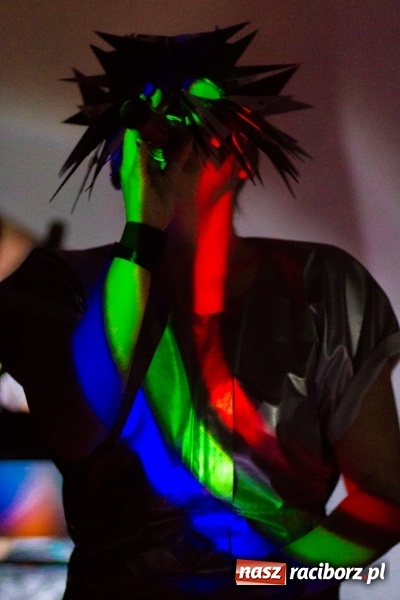 Zdjęcie w galerii na portalu naszraciborz.pl: Tajemnicza BOKKA zagrała na Przystanku Kulturalnym Koniec Świata wiadomości z regionu