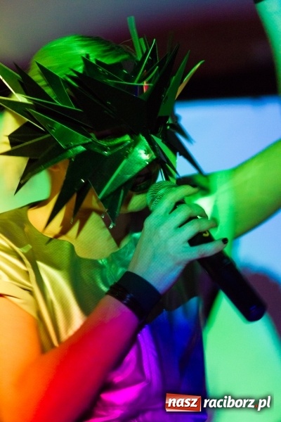 Zdjęcie w galerii na portalu naszraciborz.pl: Tajemnicza BOKKA zagrała na Przystanku Kulturalnym Koniec Świata wiadomości z regionu