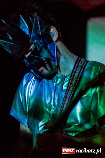 Zdjęcie w galerii na portalu naszraciborz.pl: Tajemnicza BOKKA zagrała na Przystanku Kulturalnym Koniec Świata wiadomości z regionu