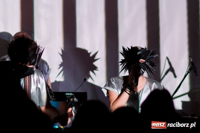 Zdjęcie w galerii na portalu naszraciborz.pl: Tajemnicza BOKKA zagrała na Przystanku Kulturalnym Koniec Świata wiadomości z regionu