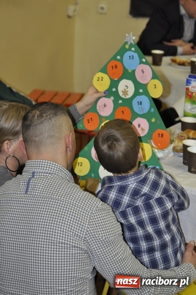 Zdjęcie w galerii na portalu naszraciborz.pl: Niech winy rodzic&oacute;w nie piętnują dzieci, czyli jak Mikołaj trafił za kratki wiadomości z regionu