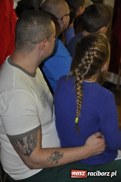 Zdjęcie w galerii na portalu naszraciborz.pl: Niech winy rodzic&oacute;w nie piętnują dzieci, czyli jak Mikołaj trafił za kratki wiadomości z regionu