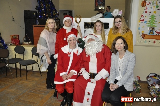 Zdjęcie w galerii na portalu naszraciborz.pl: Niech winy rodzic&oacute;w nie piętnują dzieci, czyli jak Mikołaj trafił za kratki wiadomości z regionu