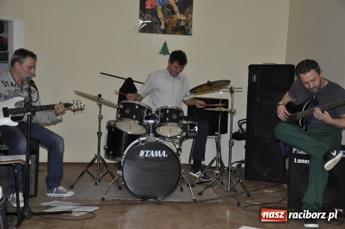 Zdjęcie w galerii na portalu naszraciborz.pl: Niech winy rodzic&oacute;w nie piętnują dzieci, czyli jak Mikołaj trafił za kratki wiadomości z regionu