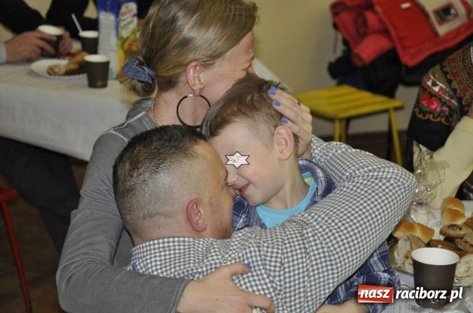 Zdjęcie w galerii na portalu naszraciborz.pl: Niech winy rodzic&oacute;w nie piętnują dzieci, czyli jak Mikołaj trafił za kratki wiadomości z regionu