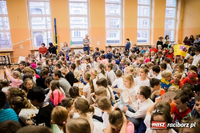 Zdjęcie w galerii na portalu naszraciborz.pl: Podsumowanie akcji G&oacute;ra Grosza 2016 w SP13 wiadomości z regionu