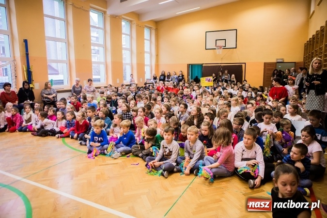Zdjęcie w galerii na portalu naszraciborz.pl: Podsumowanie akcji G&oacute;ra Grosza 2016 w SP13 wiadomości z regionu