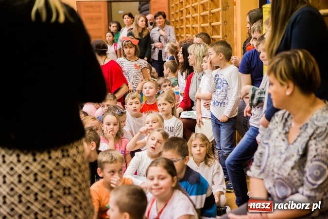 Zdjęcie w galerii na portalu naszraciborz.pl: Podsumowanie akcji G&oacute;ra Grosza 2016 w SP13 wiadomości z regionu