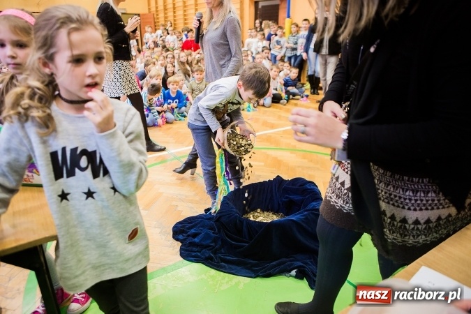 Zdjęcie w galerii na portalu naszraciborz.pl: Podsumowanie akcji G&oacute;ra Grosza 2016 w SP13 wiadomości z regionu