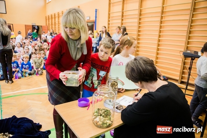 Zdjęcie w galerii na portalu naszraciborz.pl: Podsumowanie akcji G&oacute;ra Grosza 2016 w SP13 wiadomości z regionu