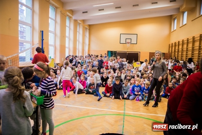 Zdjęcie w galerii na portalu naszraciborz.pl: Podsumowanie akcji G&oacute;ra Grosza 2016 w SP13 wiadomości z regionu