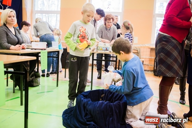 Zdjęcie w galerii na portalu naszraciborz.pl: Podsumowanie akcji G&oacute;ra Grosza 2016 w SP13 wiadomości z regionu