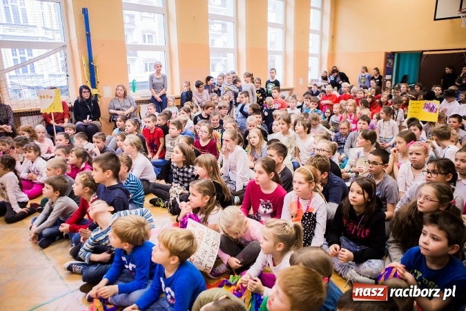 Zdjęcie w galerii na portalu naszraciborz.pl: Podsumowanie akcji G&oacute;ra Grosza 2016 w SP13 wiadomości z regionu